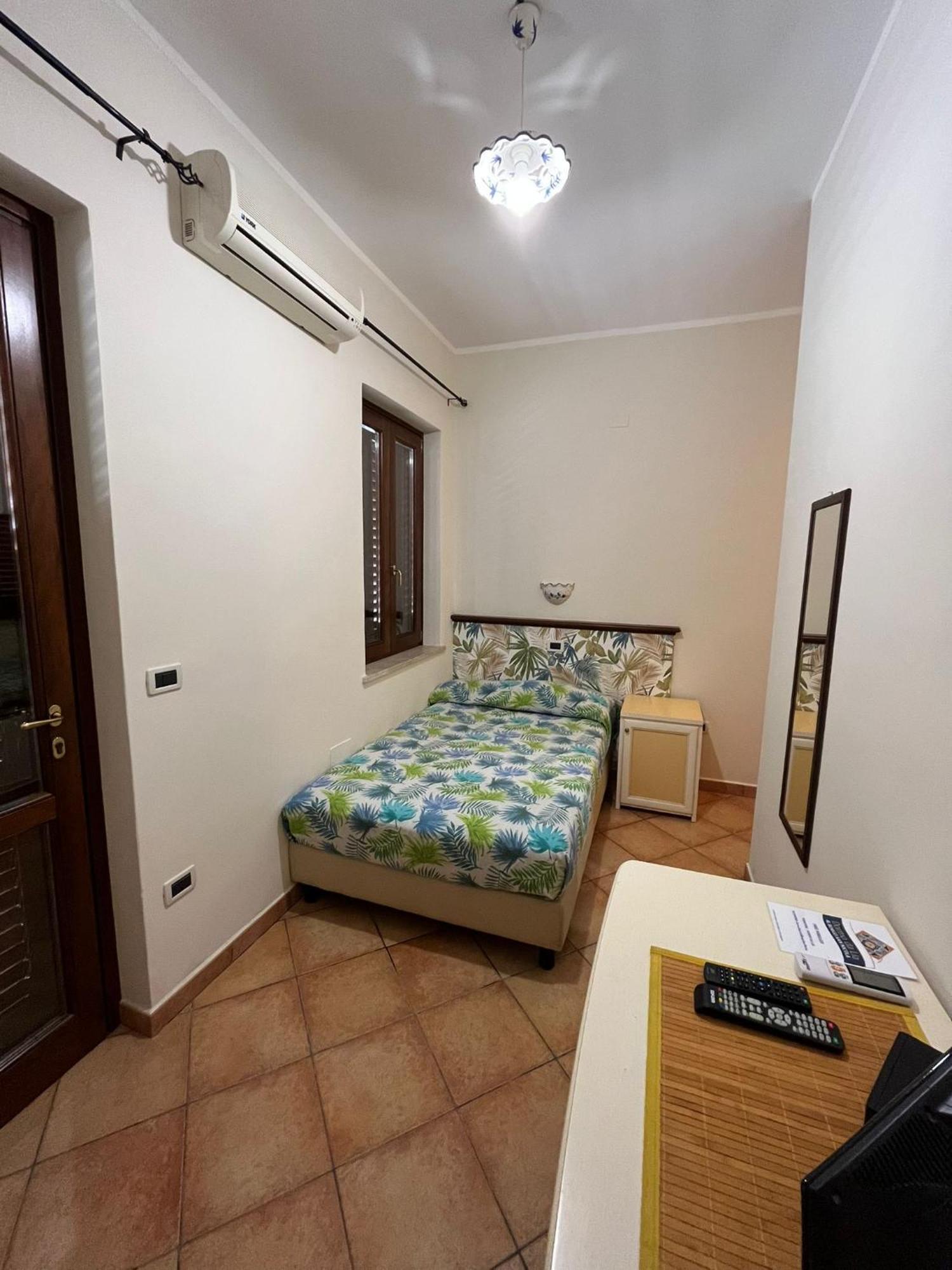 Dormo Da Lia Borgo San Nicola Hotel Mandra Capreria Kültér fotó